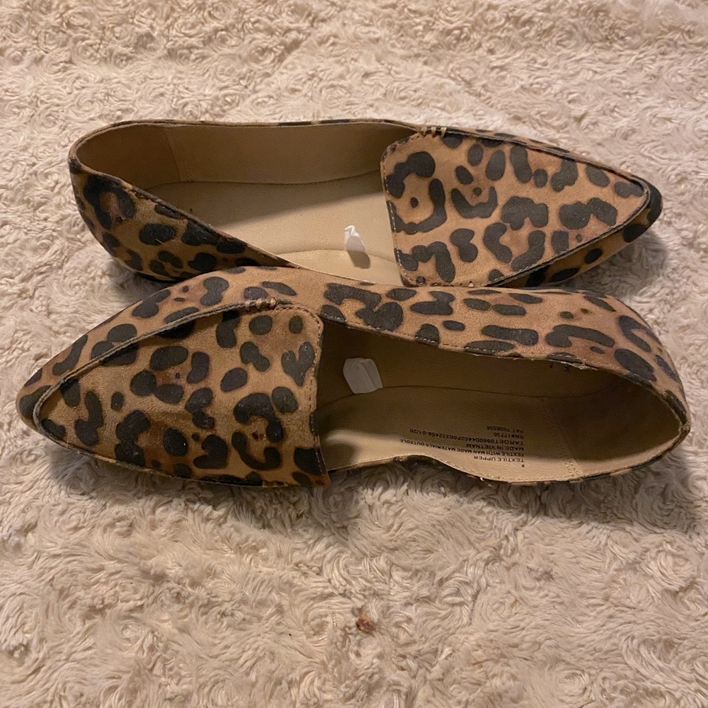 Leopard print flats/loafers